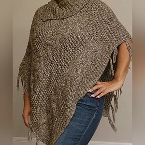 Orsay knitted fringe poncho fall olive Gree Broen one size
